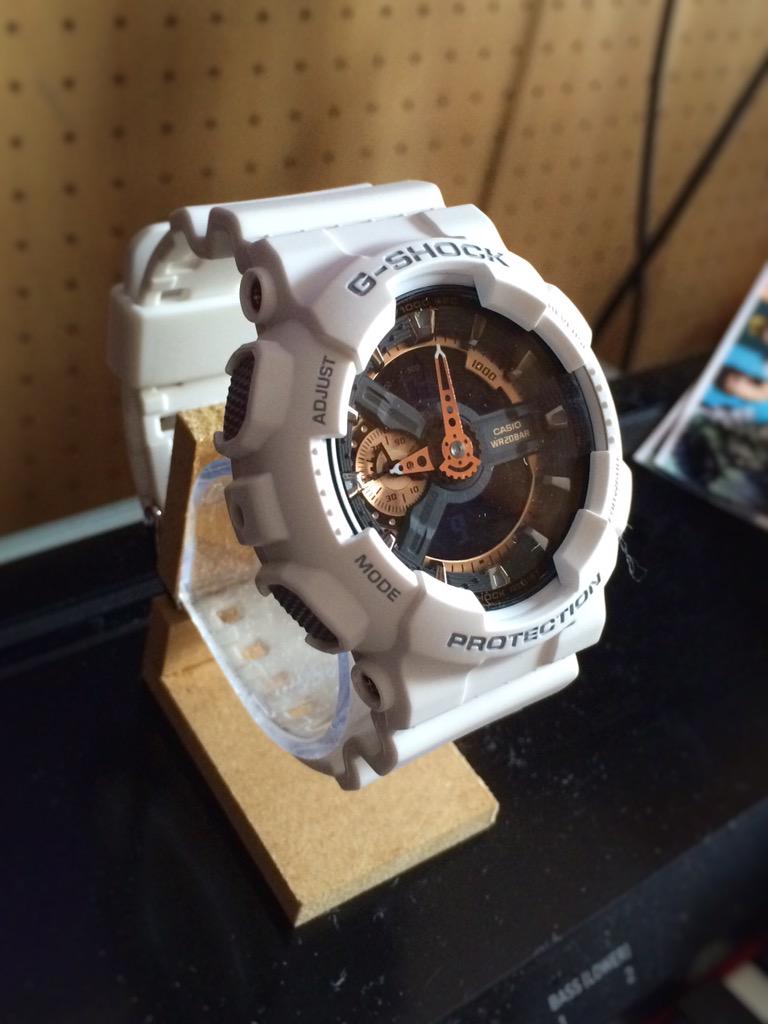 セリア 100均 セリア 腕時計 スタンドTikTok