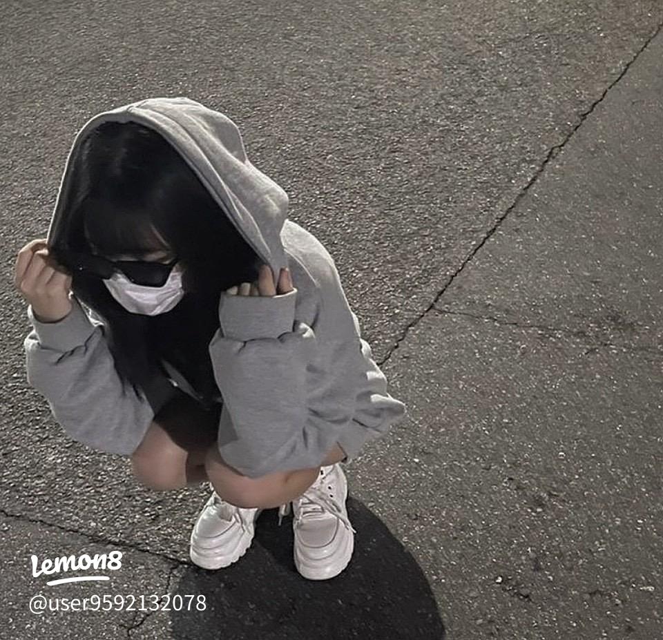 魅力的な大人かわいい韓国アイコン モノクロ 特集