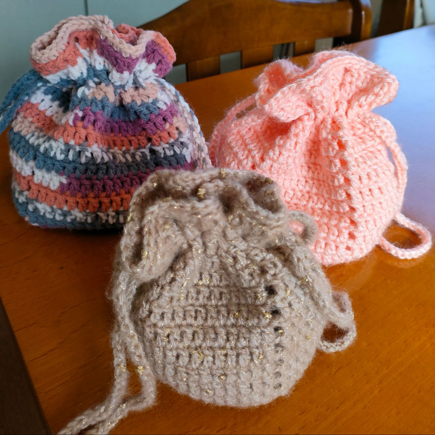 100均毛糸で編む ファスナーポーチ 編み方