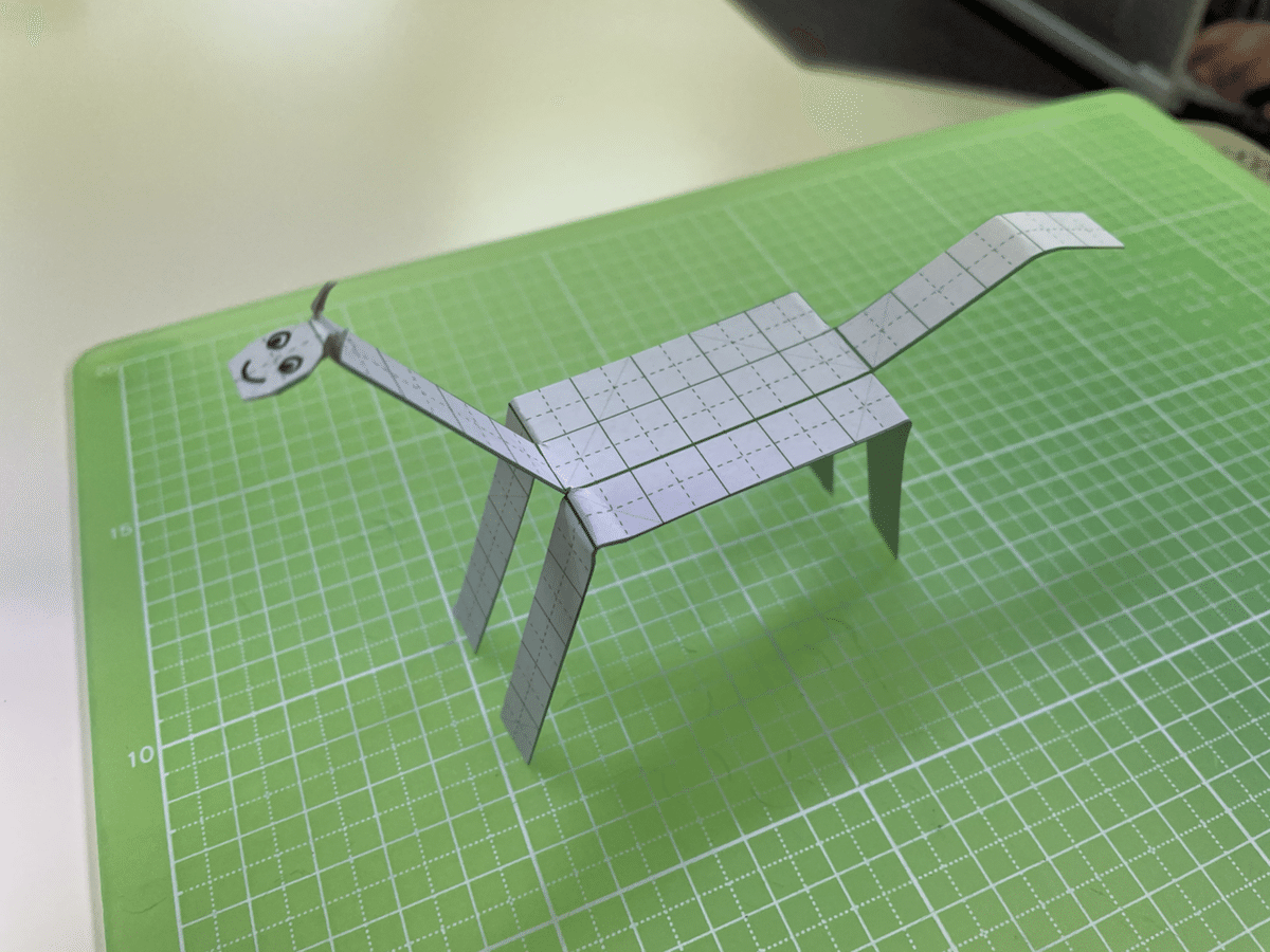 窓の杜 -今日のお気に入り 不思議な折り紙を作成「6角変わり絵-くるりん-」