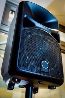 スピーカーと音符の無料イラストフリーイラスト素材集 ジャパクリップ