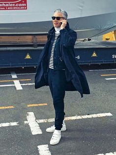 大人の1週間コーデ アートディレクター藤村雅史さん「マルニの絶妙なかわいさに頼って」さまざまな分野で活躍する男たちの1週間の着こなしに密着。彼らは、冬に何を考え、自らのワードローブを組み立てているのか。アートディレクターの藤村雅史さんは、大人らしい