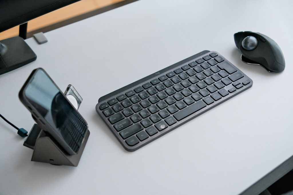 人間工学に基づいたデザインのシートクッション。椅子、車の座席、飛行機、観覧席、デスクチェア用。長時間座っている人や車の運転手のための楽天市場 オフィスチェア 社長椅子 デスクチェア 昇降機能付き ハイバック 人間工学 ブラック 360度回転 事務椅子 肉厚座面