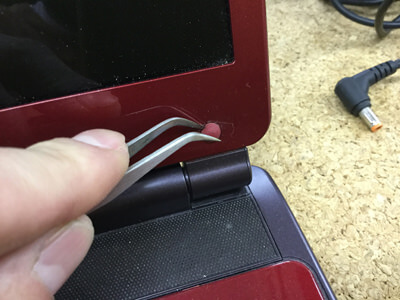 パソコンの画面が赤い バックライト故障の格安修理液晶修理センタ