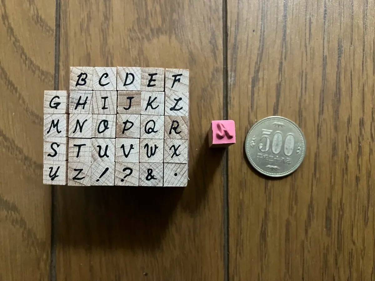 セリア100均ステンシルシートとスタンプスポンジで簡単ステンシルをご紹介 - DIYレシピ情報サイトtsukuroもっと by mottostudio