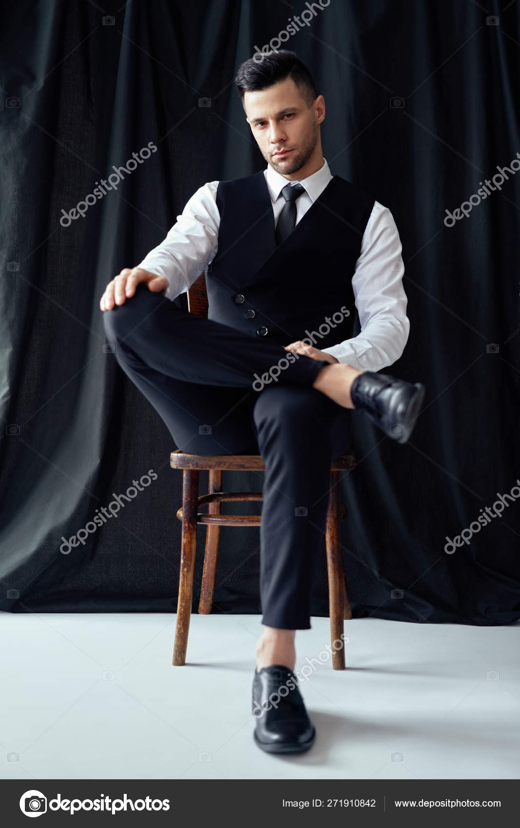 スーツ着こなしのマナー 椅子に座るときと立ったときのジャケットボタンの留め外しを知るオーダースーツ屋 「スーツ ・スタイリスト」春貴政享のブログ できる男のスーツスタイル 東京 南青山・福井