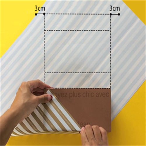 正方形の箱を包むのにお勧めな, クロス包みのご紹介。, ・, 対角に折り目を作ると, 綺麗に仕上がります。, ・,包装紙サイズ ,横:箱の1周分+2〜3cm, 縦:箱の高さ2 3+箱の高さ+箱の高さ2 3,包装紙ラッピング包み方paperwrapping,@yamanipackage, @yamani_marketing, @yamani_tokyo,