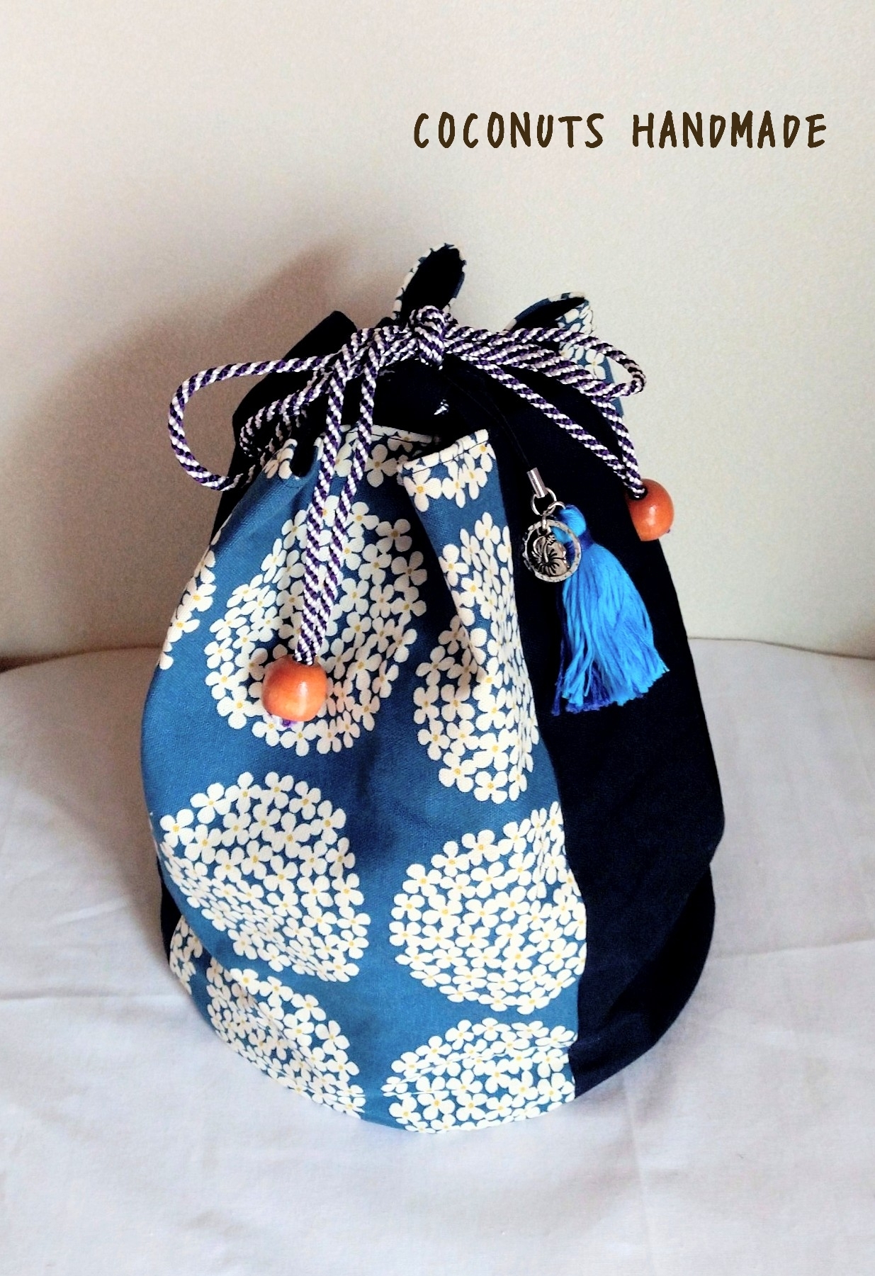 丸底巾着袋の作り方 裏地付き、フリルぐち、生地切り替え DIY - YouTube