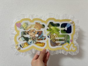 これダイソーで全部揃うんですか!?」 100均「デザインボード」で作る“推しグッズディスプレイ”がシンプルでおしゃれ 1 2ねとらぼ