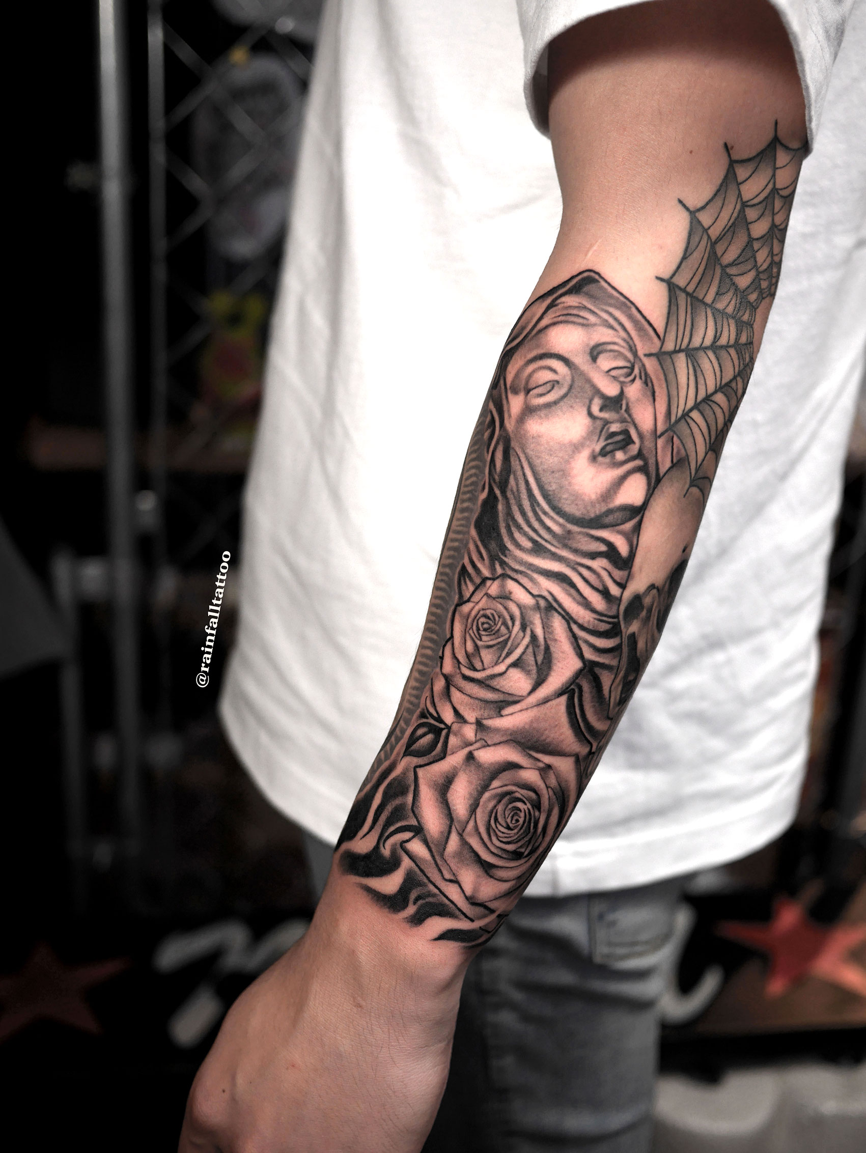 ブラック＆グレー東京 タトゥースタジオ 吉祥寺 Red Bunny Tattoo タトゥーデザイン・タトゥー画像