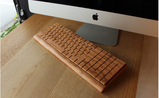 Hacoa 無機質なパソコン周りに温もりをプラスする木製キーボード ウォールナット「Full Ki-Board Wireless」 P-06101bキーボード ワイヤレス 木製 ウッド チェリー ウォールナット ギフト プレゼント おしゃれ シンプル ハコア - 福井県鯖江市ふるさとチョイス