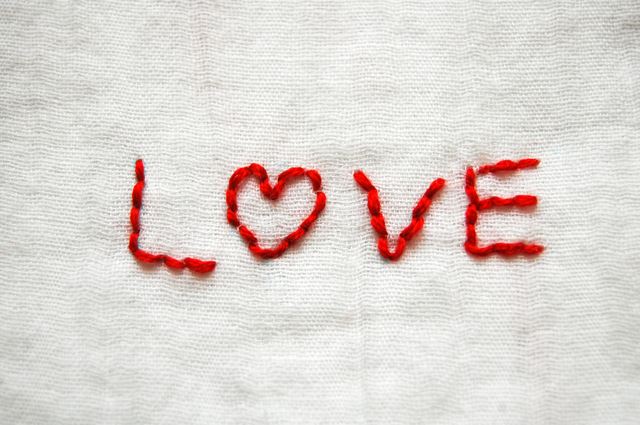 手縫い初心者も簡単！名前刺繍のやり方4種類 動画あり │koshirau 拵う こしらう