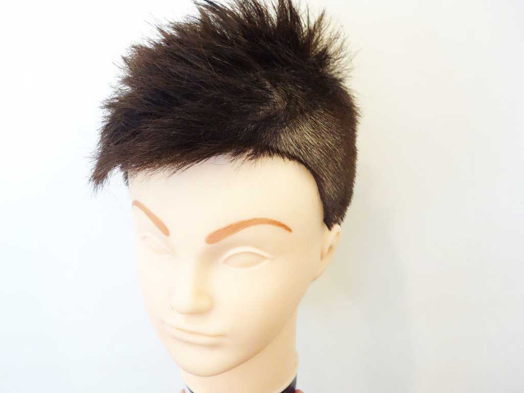 ツーブロック×ラインアート×アッシュカラー：L120945367クウ KU. のヘアスタイルホットペッパービューティ