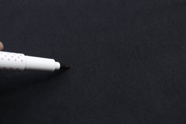 布に書けるペンの白はダイソーで売ってる？セリアなど100均やその他の販売店も調査100均ショップ.jp