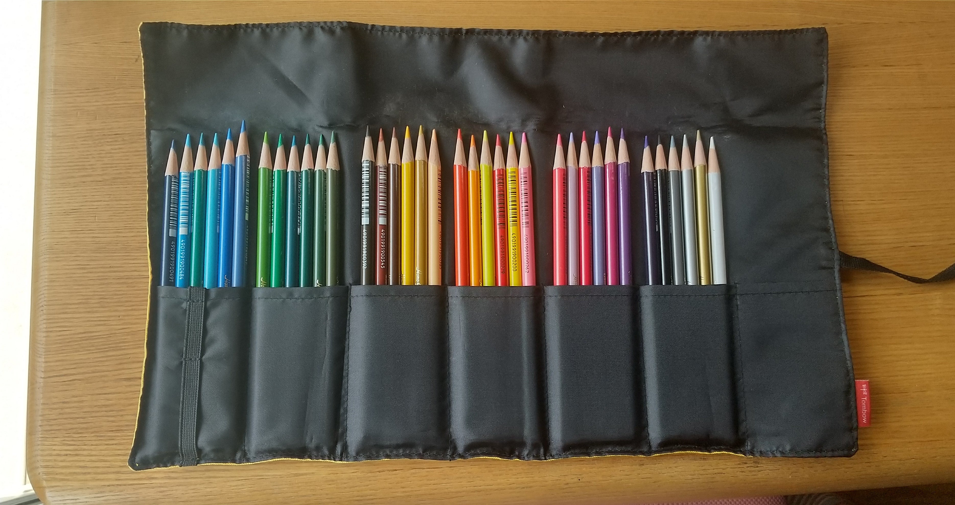 消しゴムで色鉛筆を消せる？７種類で実験 - オンライン絵画教室