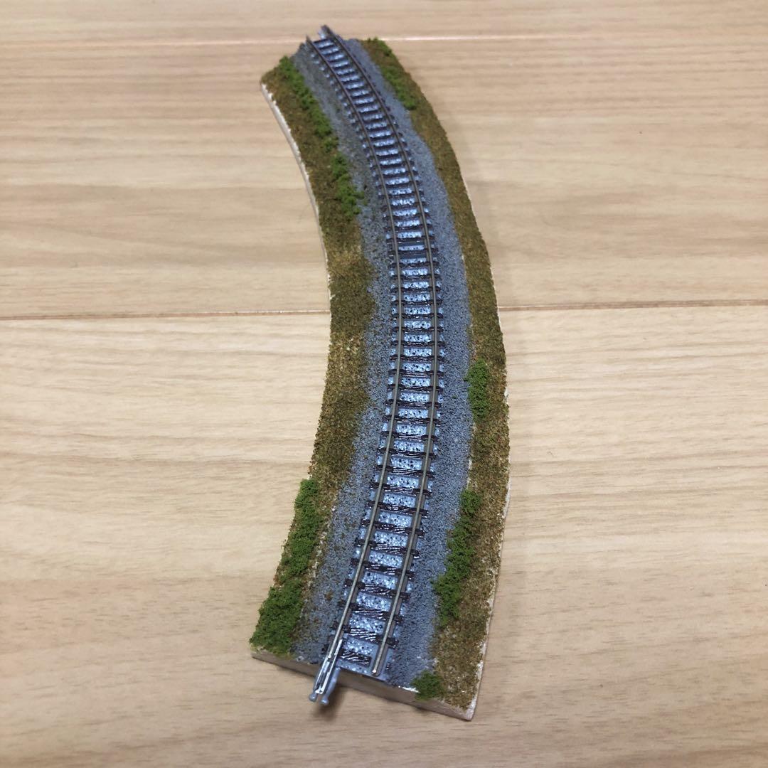 これだけでグッとよくなるジオラマテクニック！Nゲージの「バラスト」をリアルにするコツ。鉄道ホビダス