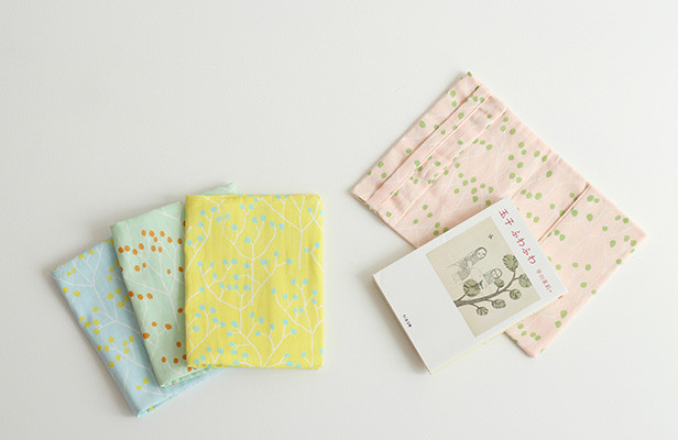 布でブックカバーを作る簡単・縫わない作り方!!読書の時間をもっと楽しくしようpink color life