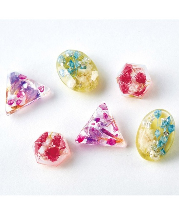 レジンは難しい？初心者でも簡単な作り方とデザインPBアカデミ