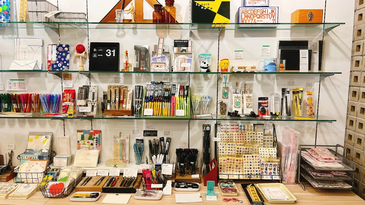 銀座で訪れたい文房具店7店。こだわりの高級文具や、自分だけの“オリジナル”品も。さんたつ by 散歩の達人