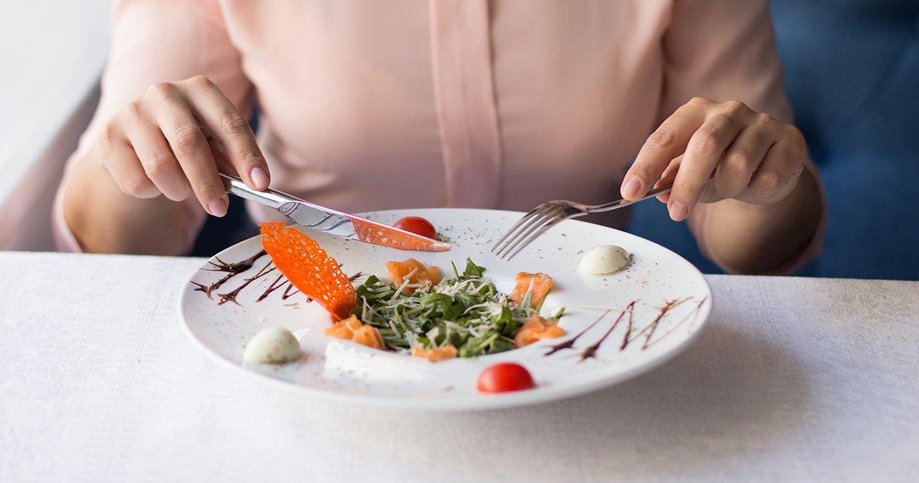 ナイフを持つ手の写真素材・画像素材 Image 37399877