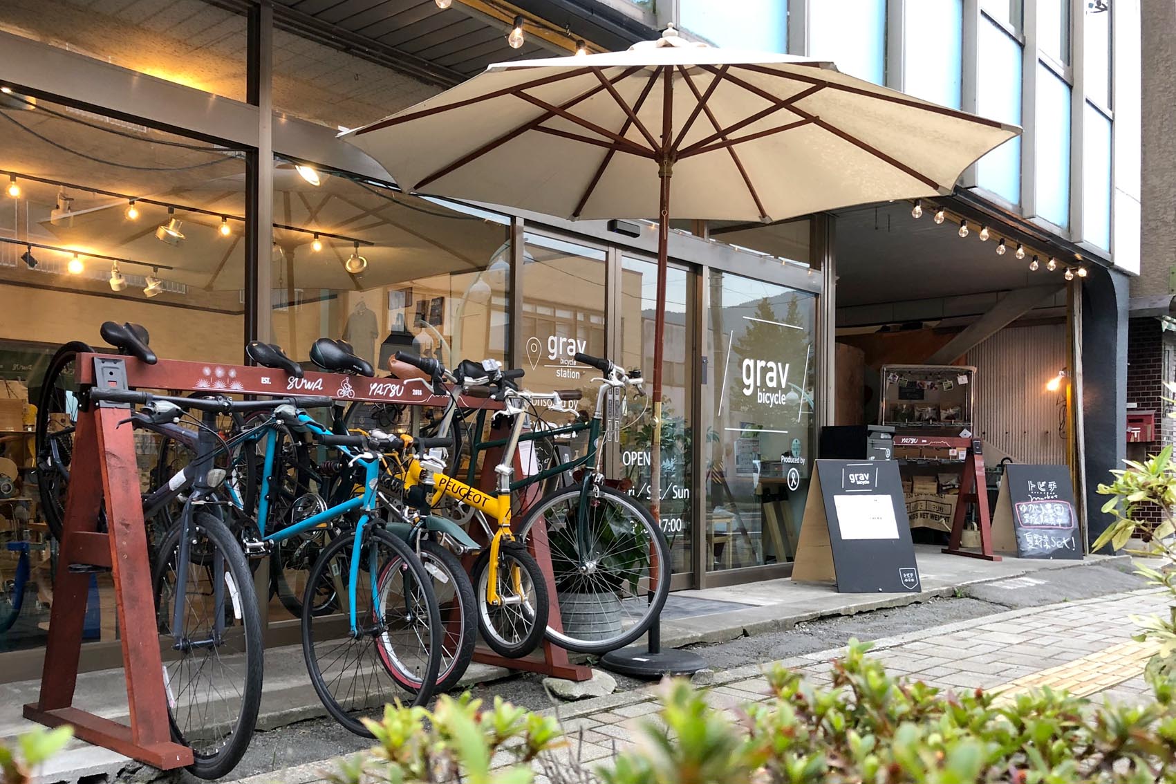 明日から登場 辰野町の缶バッチ 夏デザイン