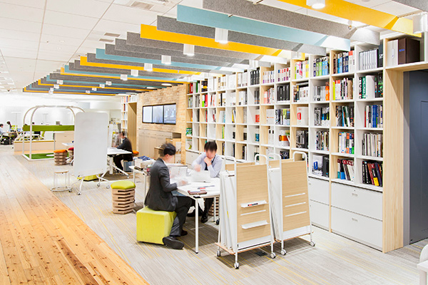 楽天市場公式期間限定!ポイント10倍 透明ホワイトボード Lazz ラズ パラデック デザイン雑貨 インテリア ギフト 玄関 シンプルステーショナリー メモ デスク ホワイトボード 卓上 おしゃれ オシャレ ナチュラル カフェ風 オタ活 フィギュア : グラブダブドリッブ