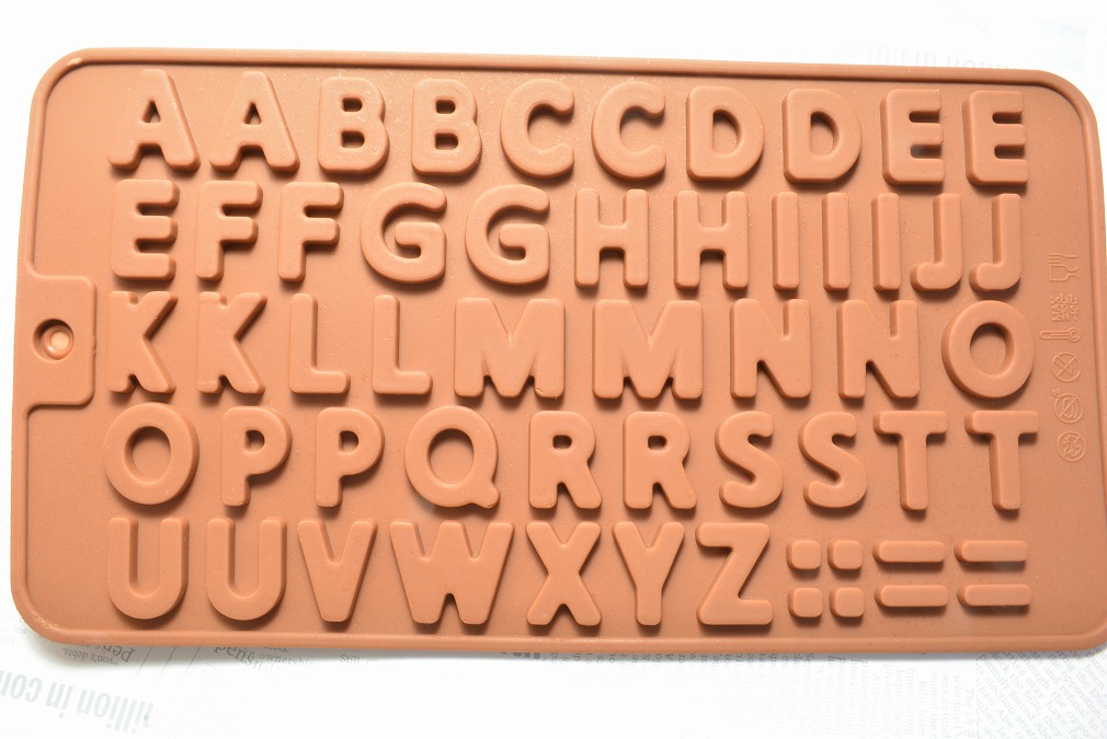 ワークショップのレシピ⑤＞レジンでイニシャルチャームキャンプしたいママ、応援します