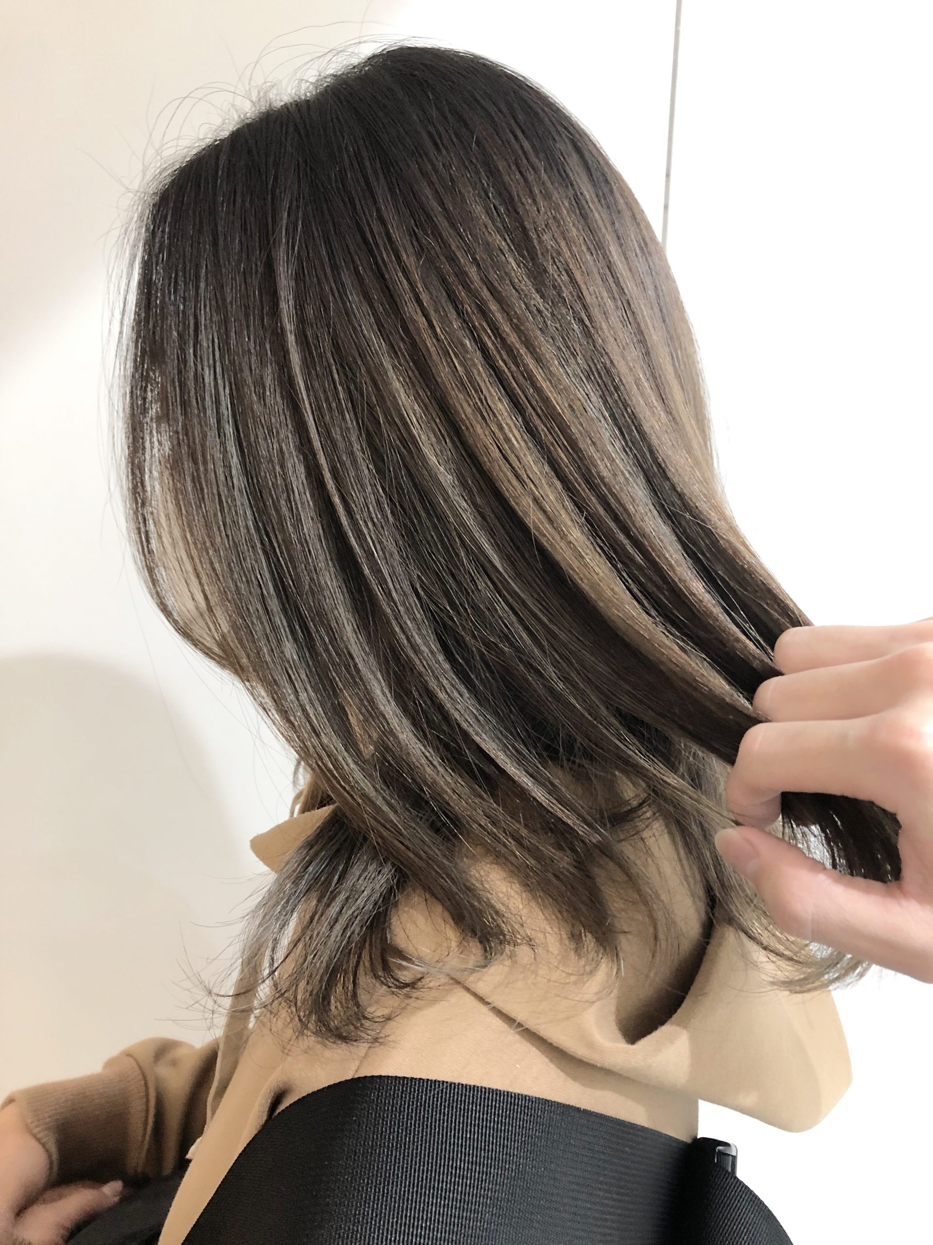 リタッチのみで作るグラデーショングレージュLiun 青山店 リアン アオヤマテン のヘアスタイル美容院・美容室を予約するなら楽天ビューティ