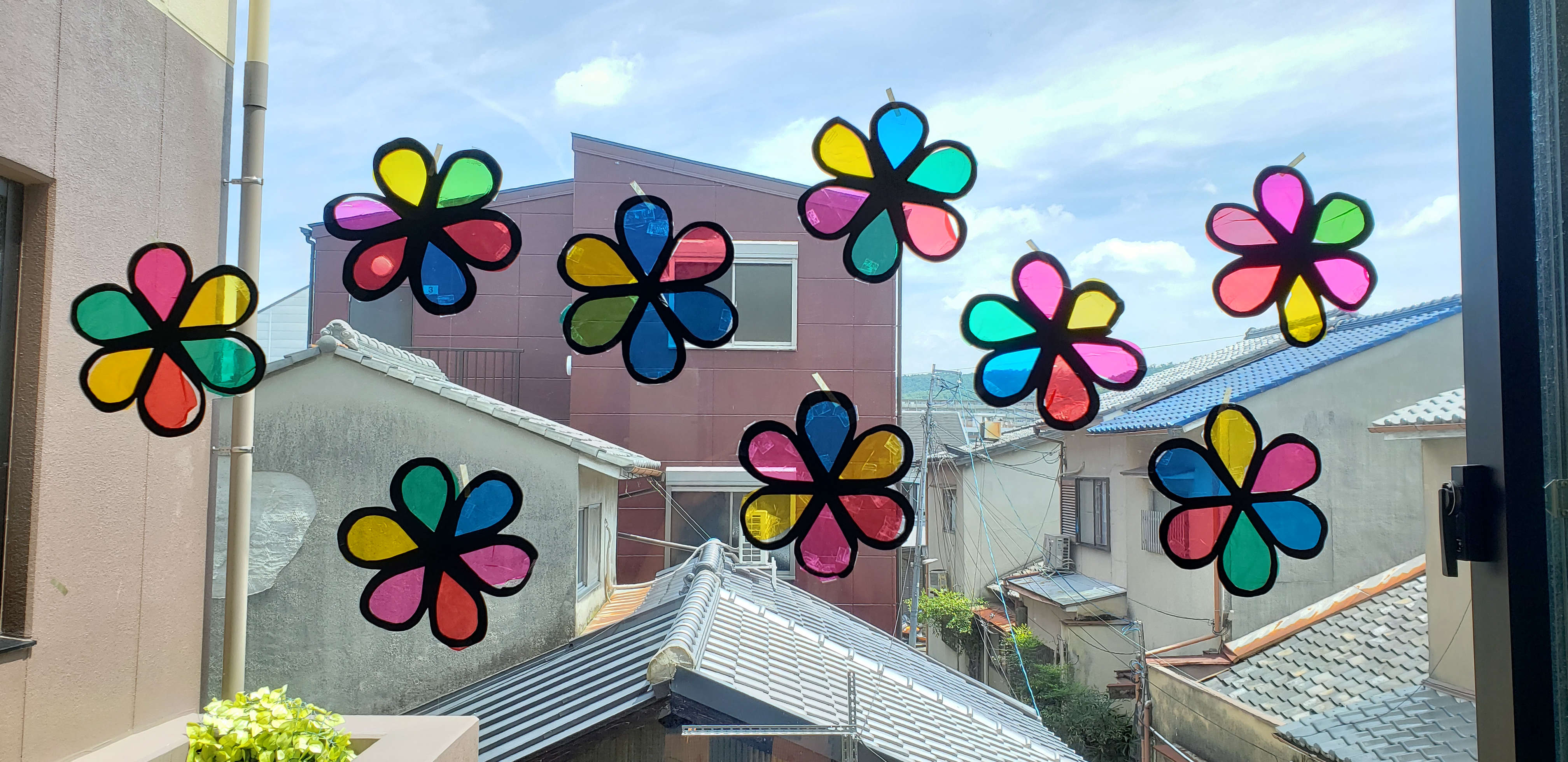 100均 セリア のカラーセロファンで簡単工作！色遊び nicohana