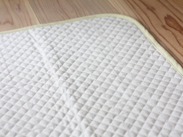 写真解説付き! ミシン初心者でも作れる簡単レシピ -ぷっくりマット-クラフト日和家庭用ミシンブラザ