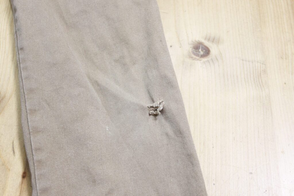 節約 ダイソーワッペンでズボン穴補修。ソファーで浮いていたい。３児のワーキング母 - 楽天ブログ