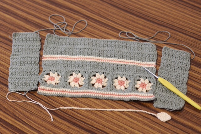 編み図と文章パターン チューリップ ブックカバー 全5ページPDFもちだあかり STORE