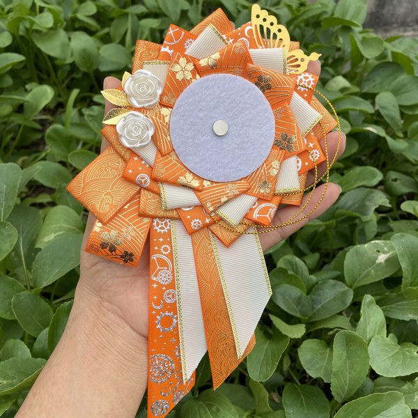 缶バッジロゼットとは？推し活女子必見！作り方やデザインを紹介！ - コスパ部