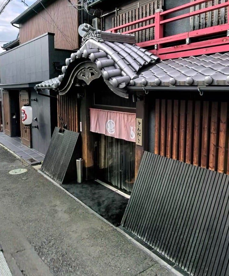 大阪 信太山新地 / ぎんねこ