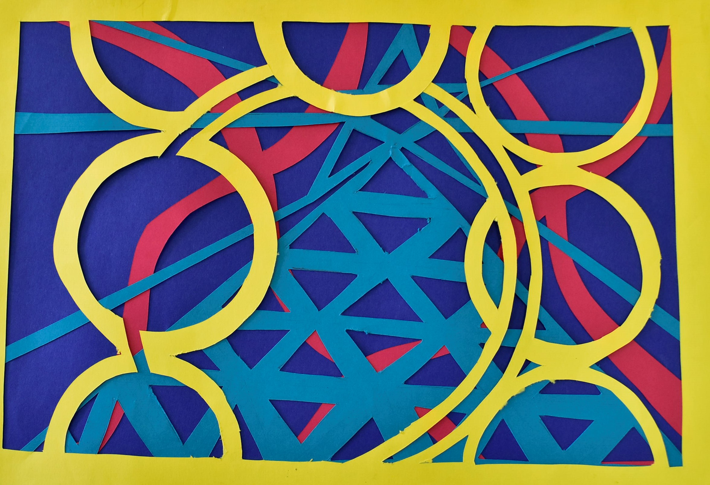 曲線 直線的なデザインの中に曲線を取り入れることで、視線を自然に引きつける効果があります。心も、柔らかな雰囲気の空間に。CurveByincorporating curves into a linear design, it has the effect of naturallyattracting attention. The heart is also in a