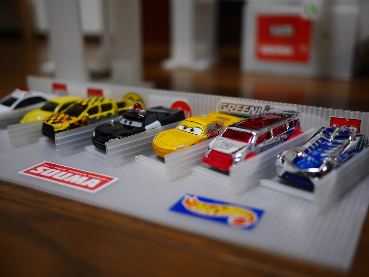 トミカ坂道に新しいバージョンが加わりました🤗,創心會 そうしんかい 創心福祉会 ぽっ歩保育園平田 岡山県 倉敷市 平田 ほいくえん 0歳児 1歳児 2歳児 手作りおもちゃ 保育園 0さい 1さい 2さい 手作り玩具 子ども 子育て 事業所内保育所 事業所内保育園 小規模保育園 ダンボール工作トミカ