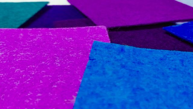 藤紫 ふじむらさき とは？：伝統色のいろは