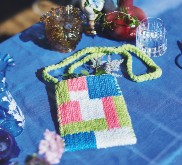 スマホケース・スマホポシェットの簡単な編み方４選 編み方動画あり手編みのお店 hus: フース編み物コラムにて編み図・手芸・毛糸の情報配信