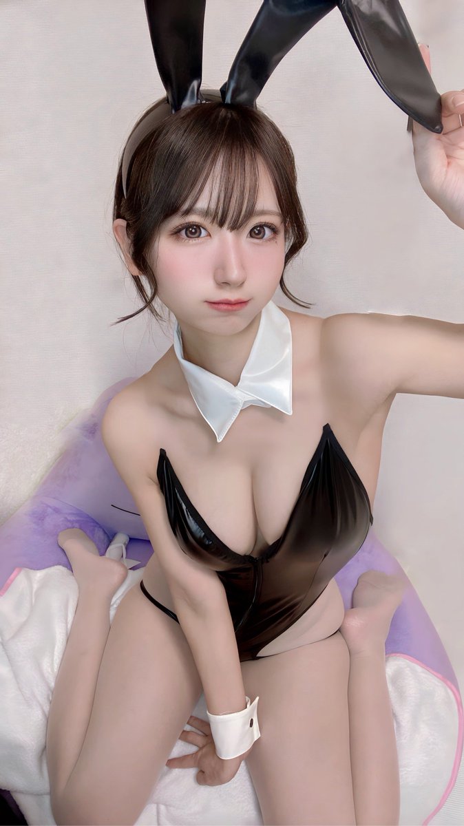 エロいコスプレイヤーの絵をAIで生成する - tkgshn