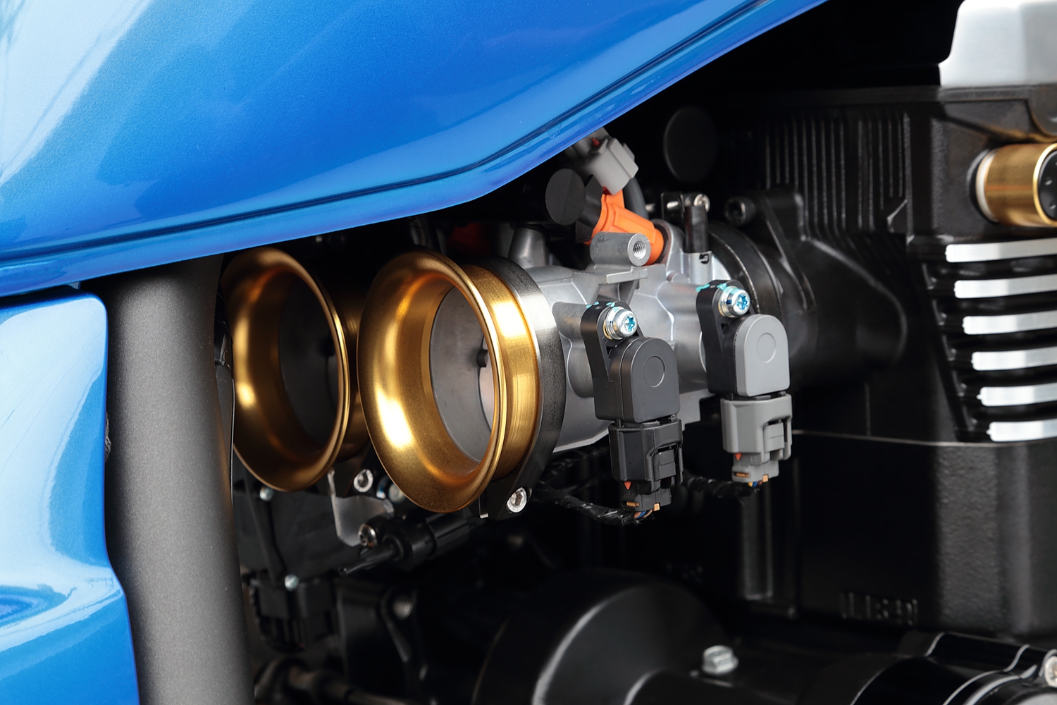 量産型νガンダム」がフィン・ファンネル装備でMETAL ROBOT魂化！6基連結からダブルファンネルまで、装備パターンも多彩インサイド