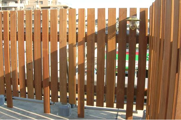 目隠しフェンスをDIYで建てようガーデンライフ彩