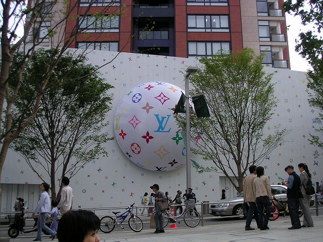 Aiamaiambeauty仮囲いデザイン壁面デザイン新宿ルミネグラフィックデザインデザイナービジュアルデザインクリエイティブ新宿デザインアートクリエイターデザインワークportfoliodesignergraphicdesignwalldesignretailcreative