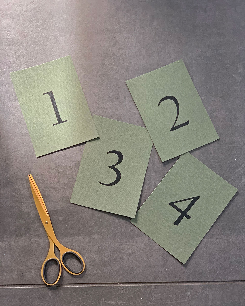 テーブルナンバーカードテンプレートでデザインを無料で作成Canva