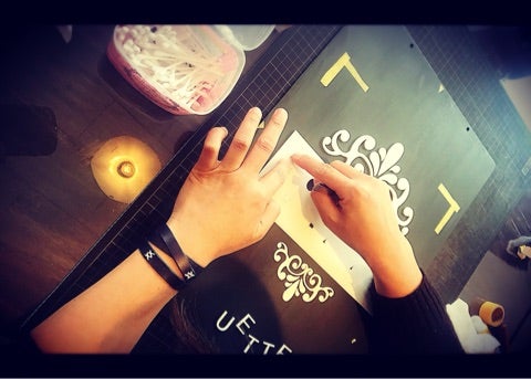 受注製作◇クラシック木製看板 OPEN CLOSED 吊り下げ アンティークレッド自然塗装 オーダー可 表札・ネームプレート BLUE &GREEN WOOD 通販 9525863Creema クリーマ