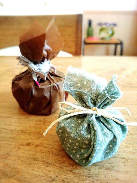 ラッピングでギフトをおしゃれに彩ろう。基本の包み方やリボンの結び方を解説