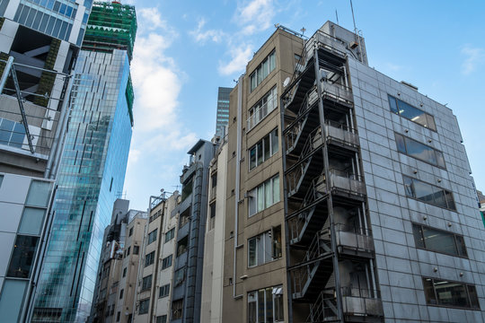 高層ビルイラストのフリー素材イラストイメージ