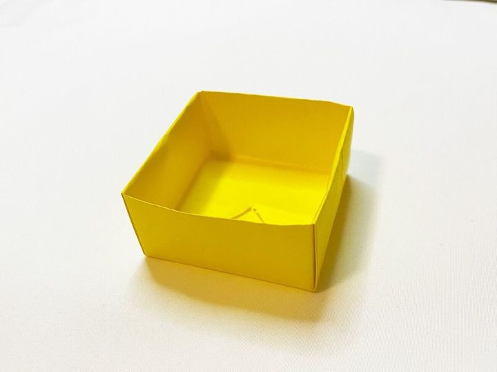 新聞紙で高さがある長方形ゴミ箱作り・プラスチック板を使うと簡単に折れる方法を教えますアイデアわくわくリハビリ