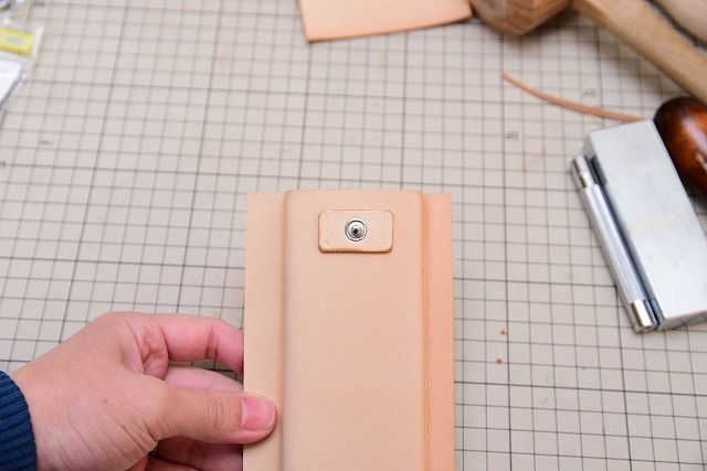 ヌメ革の立体成形で革砥ホルダーを作ってみた。レザークラフト入門講座