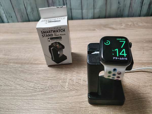日用品 100均Apple Watch充電スタンドの活用法HUNT