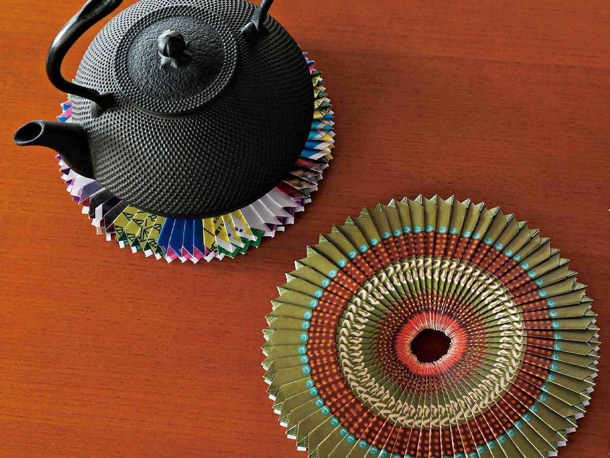 折り紙 簡単 チラシで折り紙簡単で丈夫な小物入れ工作 簡単チラシのゴミ箱 保育士 介護士 Easy paper box origami